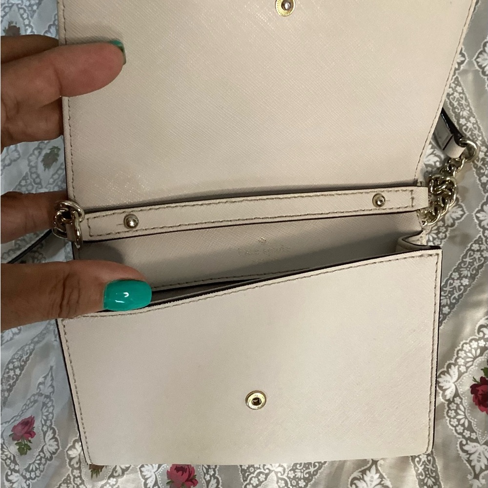 Kate Spade Beige Crossbody Bag with Gold Chain - Picture 6 of 14